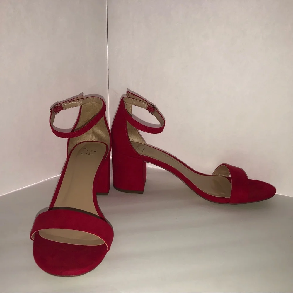 A New Day - Size 8, ladies red block heels - Picture 5 of 8